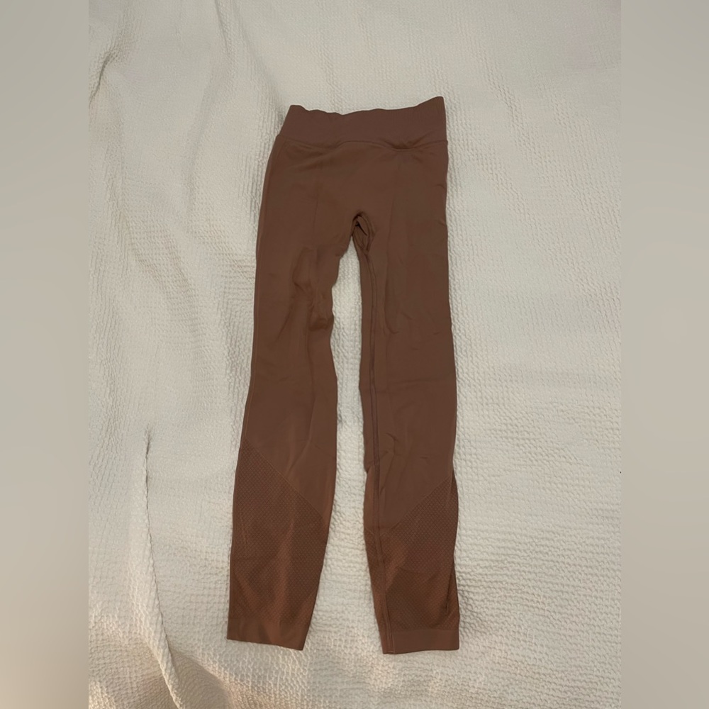 Lululemon leggings Size 2 - Picture 3 of 4